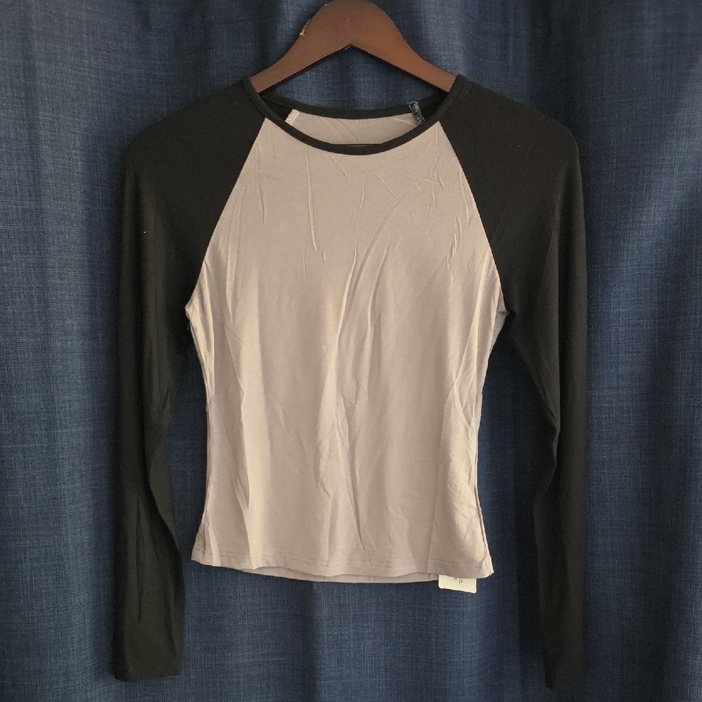 Avanova Womens Size Small Black and Gray Women's Long Sleeve Top
